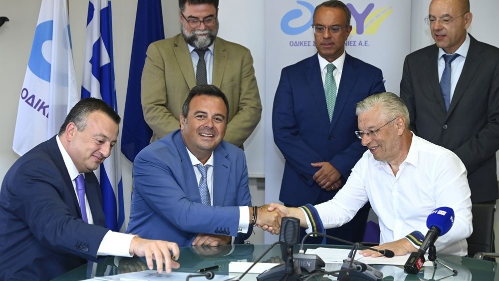 Υπογράφηκε η σύμβαση για 300 νέα λεωφορεία στην Αθήνα με leasing