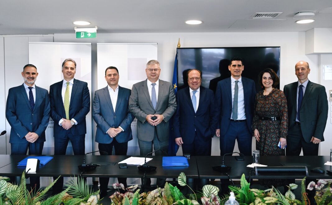 Πώληση του 35% του μετοχικού κεφαλαίου της ΔΕΠΑ ΕΜΠΟΡΙΑΣ κυριότητας HELLENiQ ENERGY, στο ΤΑΙΠΕΔ