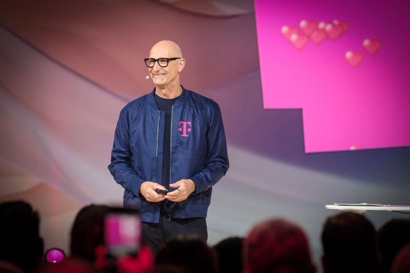 CEO Telekom: Η Ελλάδα κερδίζει τον τίτλο του Ψηφιακού Κράτους