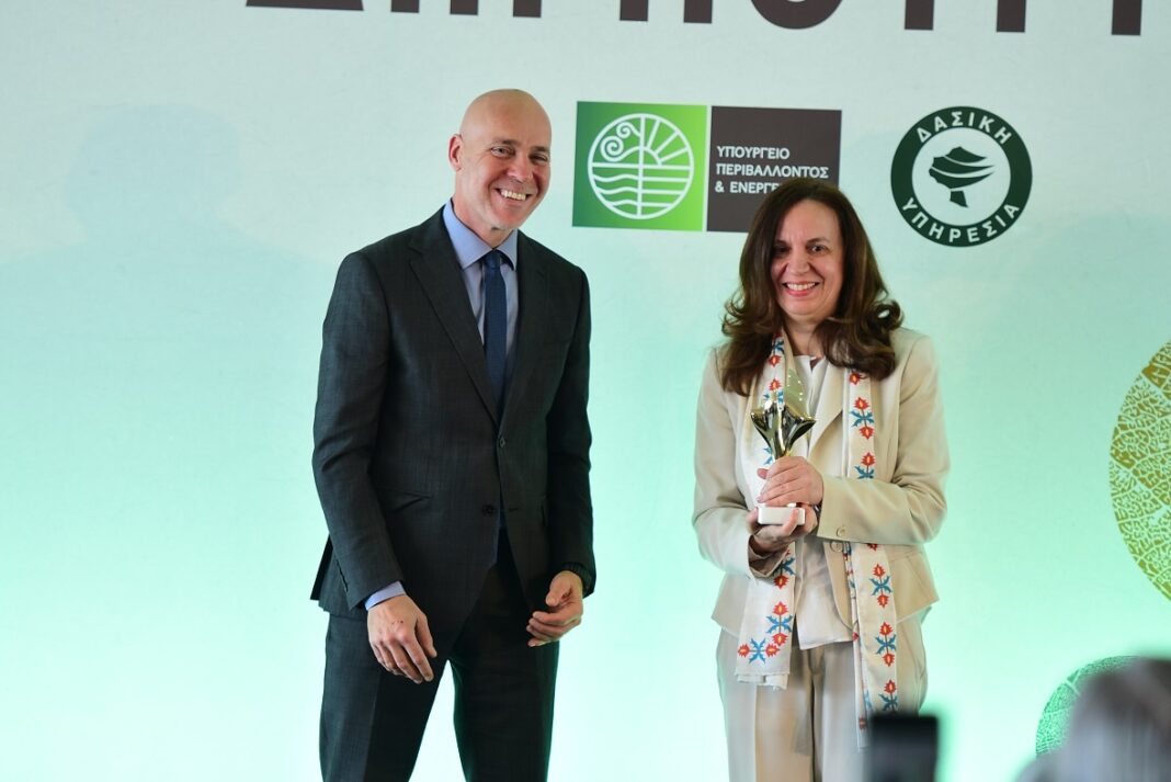 Η Nova βραβεύτηκε ως «Ανάδοχος Αποκατάστασης και Αναδάσωσης» από το Υπουργείο Περιβάλλοντος και Ενέργειας