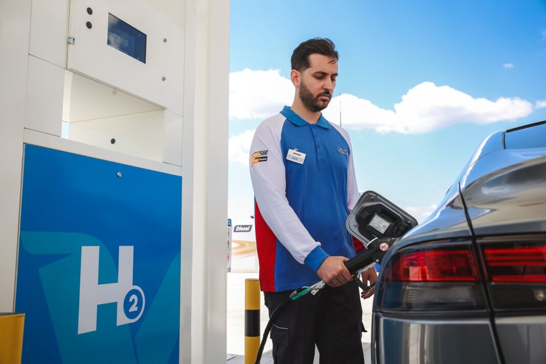 Το πρώτο πρατήριο Υδρογόνου της AVIN ξεκίνησε τη λειτουργία του στους Αγίους Θεοδώρους