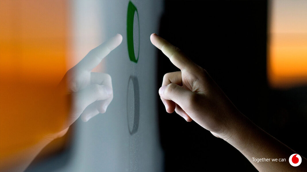 Vodafone: Η ψηφιακή ένταξη είναι το κλειδί για την αντιμετώπιση του ψηφιακού χάσματος €1,3 τρισ. στην Ευρώπη