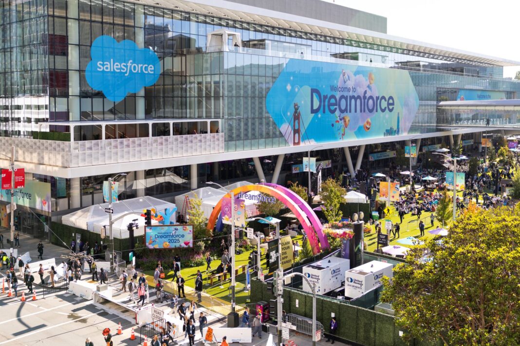 Dreamforce 2025: Νέες καινοτόμες λύσεις AI, στρατηγικές συνεργασίες και επενδύσεις για τις επιχειρήσεις του μέλλοντος από τη Salesforce