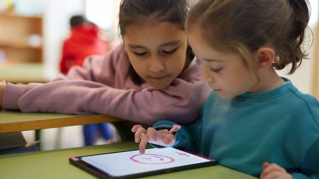 Η Vodafone και το Save the Children για την προστασία των παιδιών στο διαδίκτυο