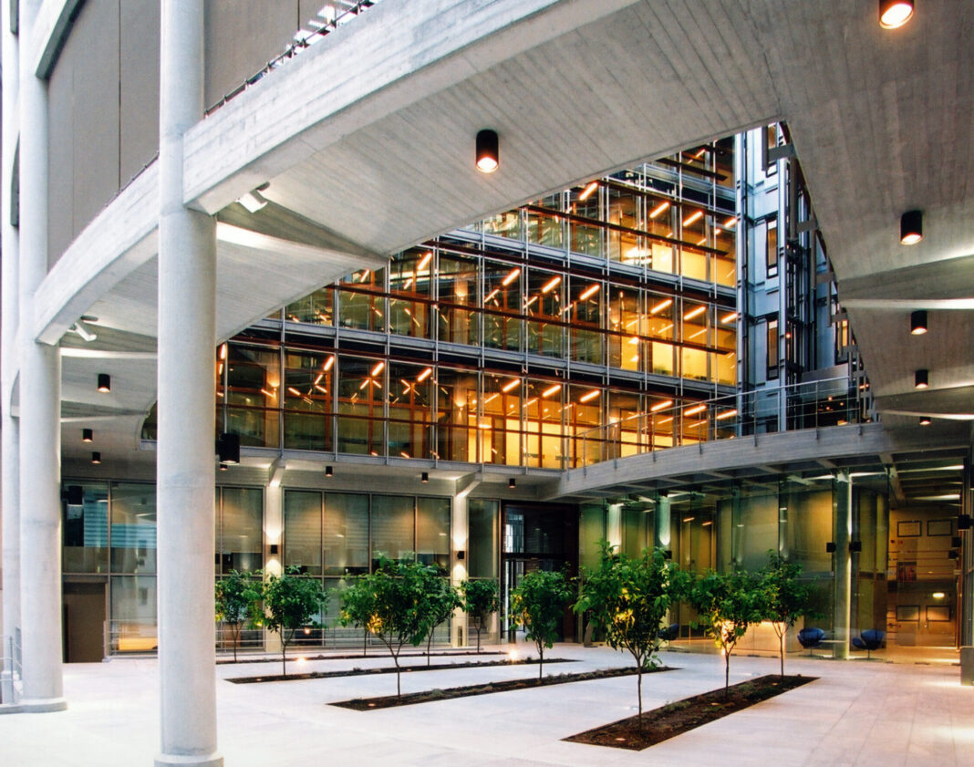 ΓΕΚ ΤΕΡΝΑ: Στρατηγική συνεργασία με την Airbus Space & Defence