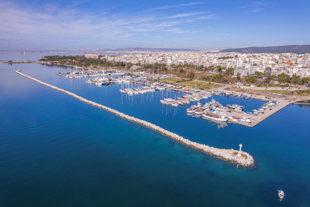 Ενδιαφέρον από 5 επενδυτικά σχήματα στον διαγωνισμό για την αξιοποίηση του τουριστικού λιμένα Καλαμαριάς