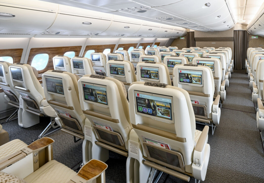 Emirates: Ολοκληρώθηκε η αναβάθμιση των πρώτων 100 αεροσκαφών του στόλου της
